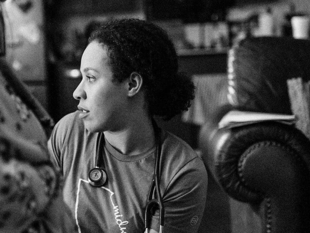 CNM Victoria Gordon shares her story of going from hospital midwifery to homebirth in Conversations With a Midwife by Tifton birth photographer
